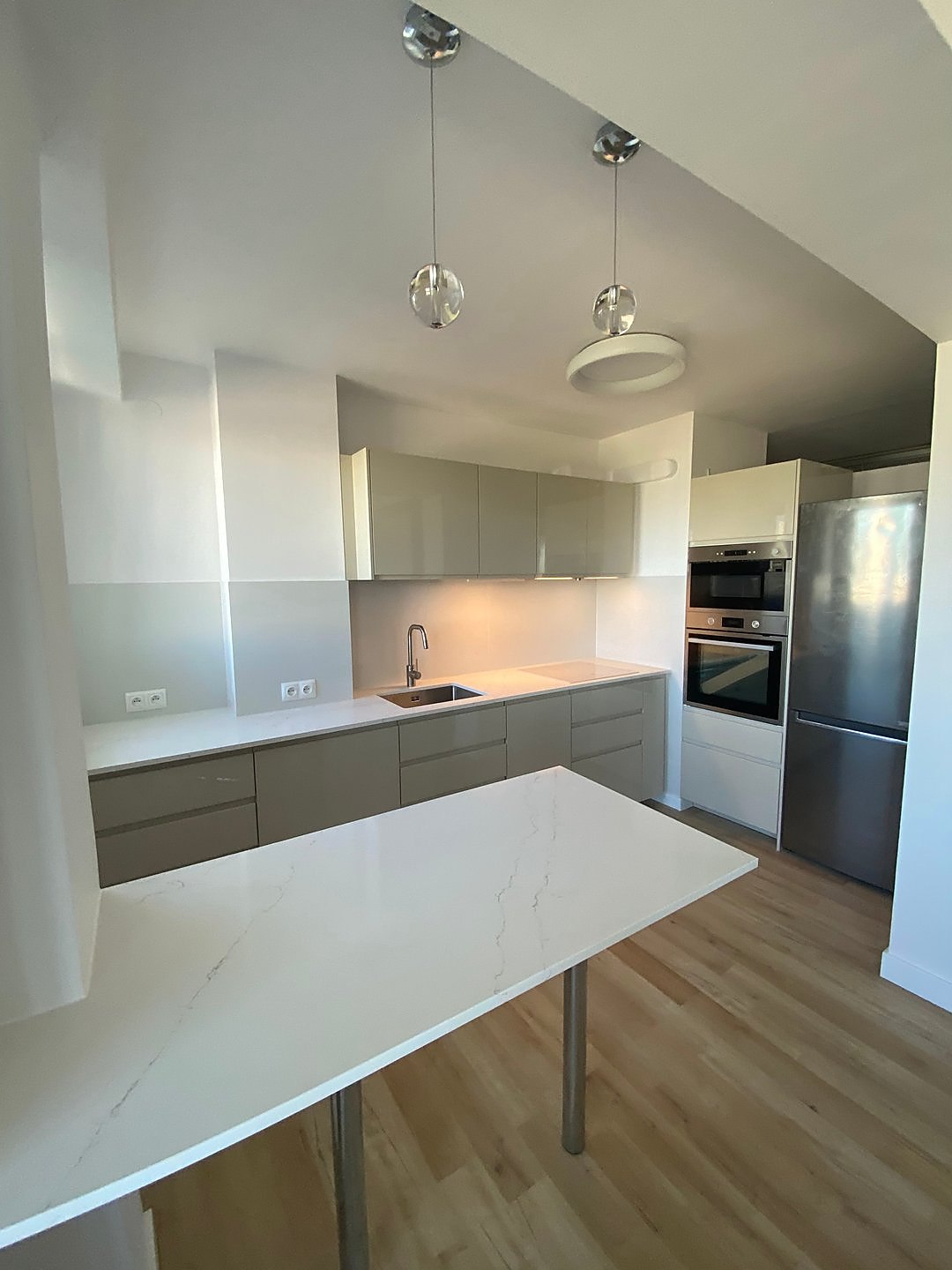 Kuchnia z drewnem, realizacja Tyrbud